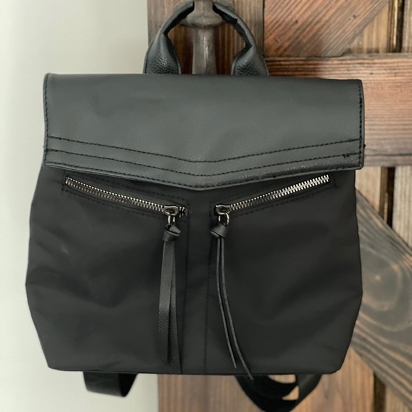 Botkier Mini Trigger backpack - Picture 1 of 2